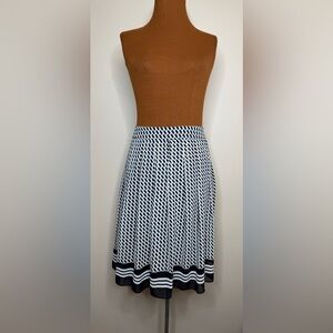 Talbots A-Line Pleated Skirt Black and White Geometric Pattern Size 10P